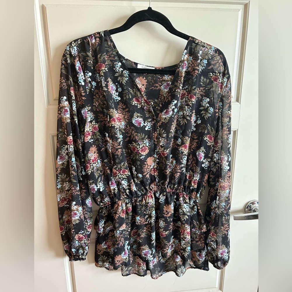 Pleione sheer top with elastic waist and ruffle bottom | size Large (fits M/L)